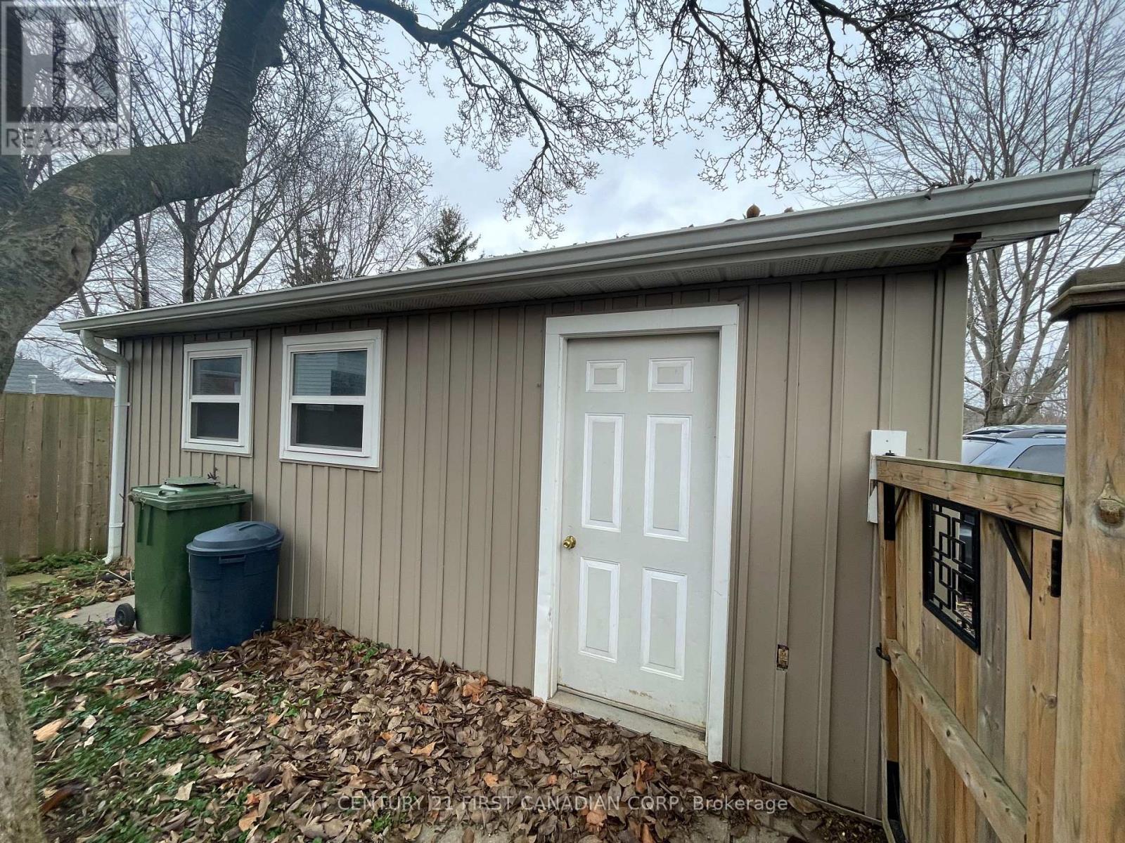 64 Edward Street, St. Thomas, ON - Outdoor With Exterior