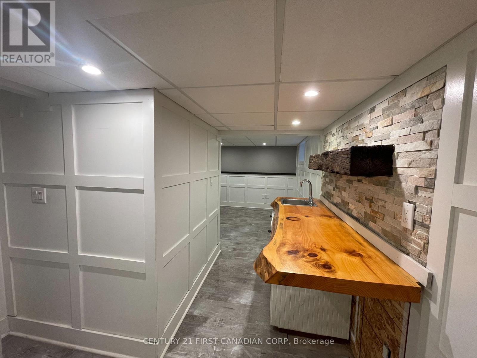 64 Edward Street, St. Thomas, ON - Indoor Photo Showing Other Room