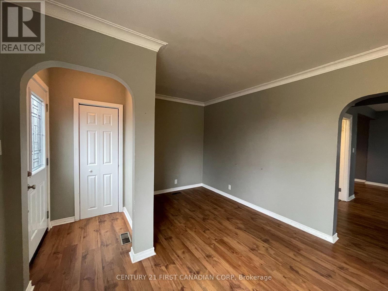 64 Edward Street, St. Thomas, ON - Indoor Photo Showing Other Room