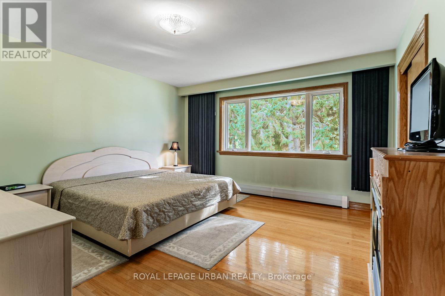 427371 25 Sideroad E, Mono, ON - Indoor Photo Showing Bedroom