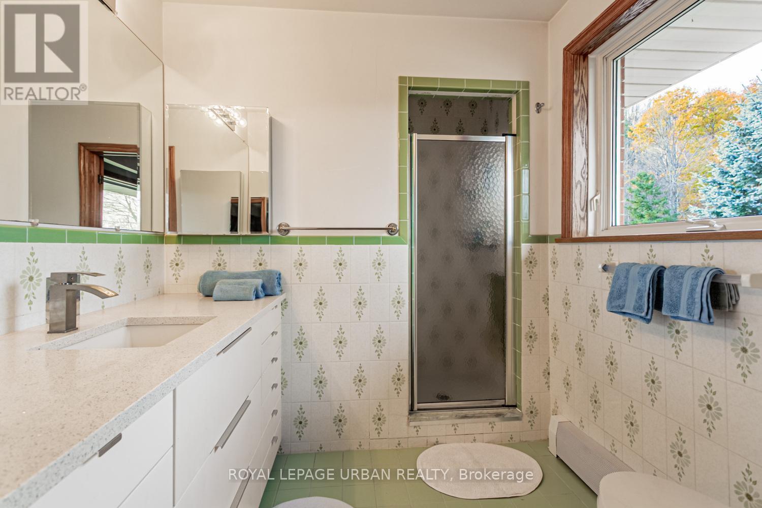 427371 25 Sideroad E, Mono, ON - Indoor Photo Showing Bathroom