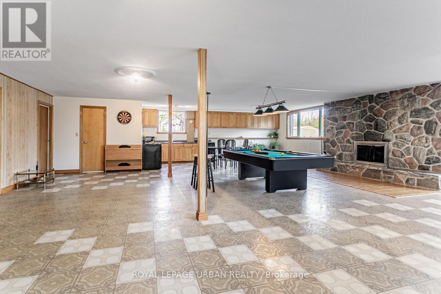 427371 25 Sideroad E, Mono, ON - Indoor With Fireplace