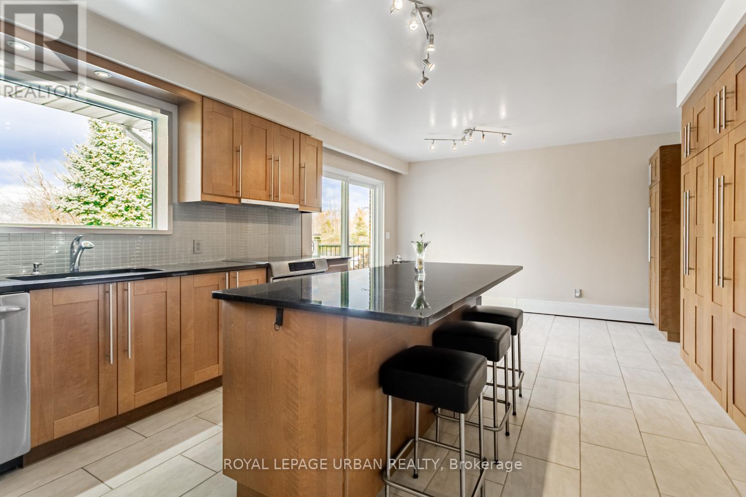 427371 25 Sideroad E, Mono, ON - Indoor Photo Showing Kitchen