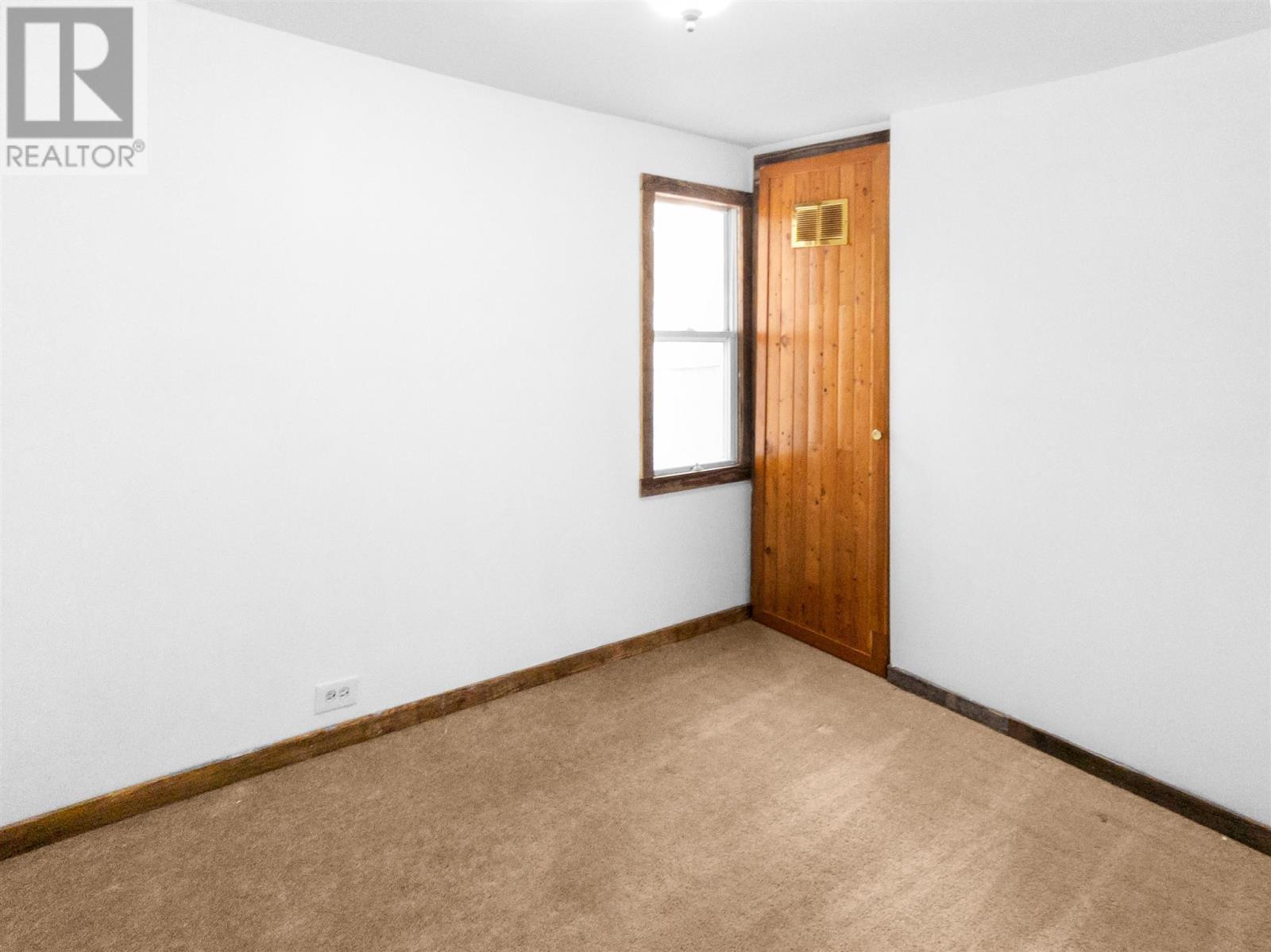 1 Cedar Ct, Heyden, ON - Indoor Photo Showing Other Room