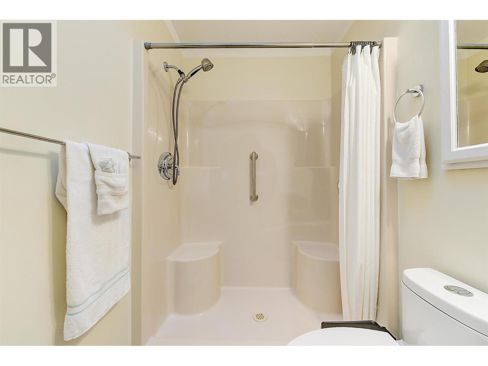 1260 Raymer Avenue Unit# 369, Kelowna, BC - Indoor Photo Showing Bathroom
