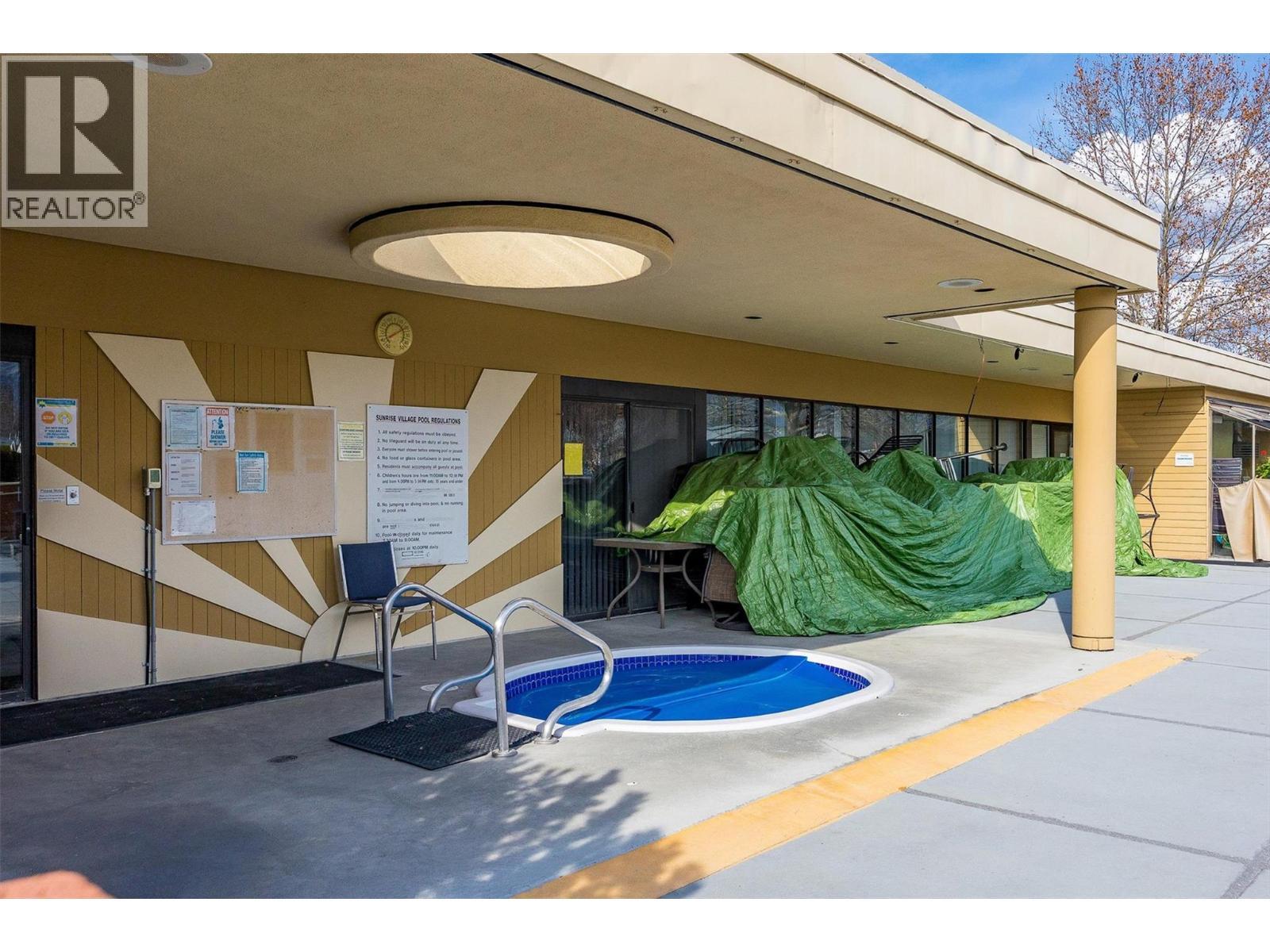1260 Raymer Avenue Unit# 369, Kelowna, BC - Outdoor With In Ground Pool