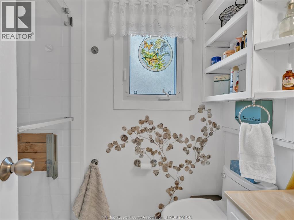 1246 Aire Place, Windsor, ON - Indoor Photo Showing Bathroom