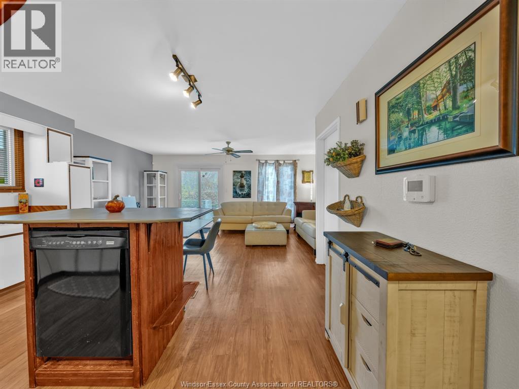 1246 Aire Place, Windsor, ON - Indoor Photo Showing Kitchen