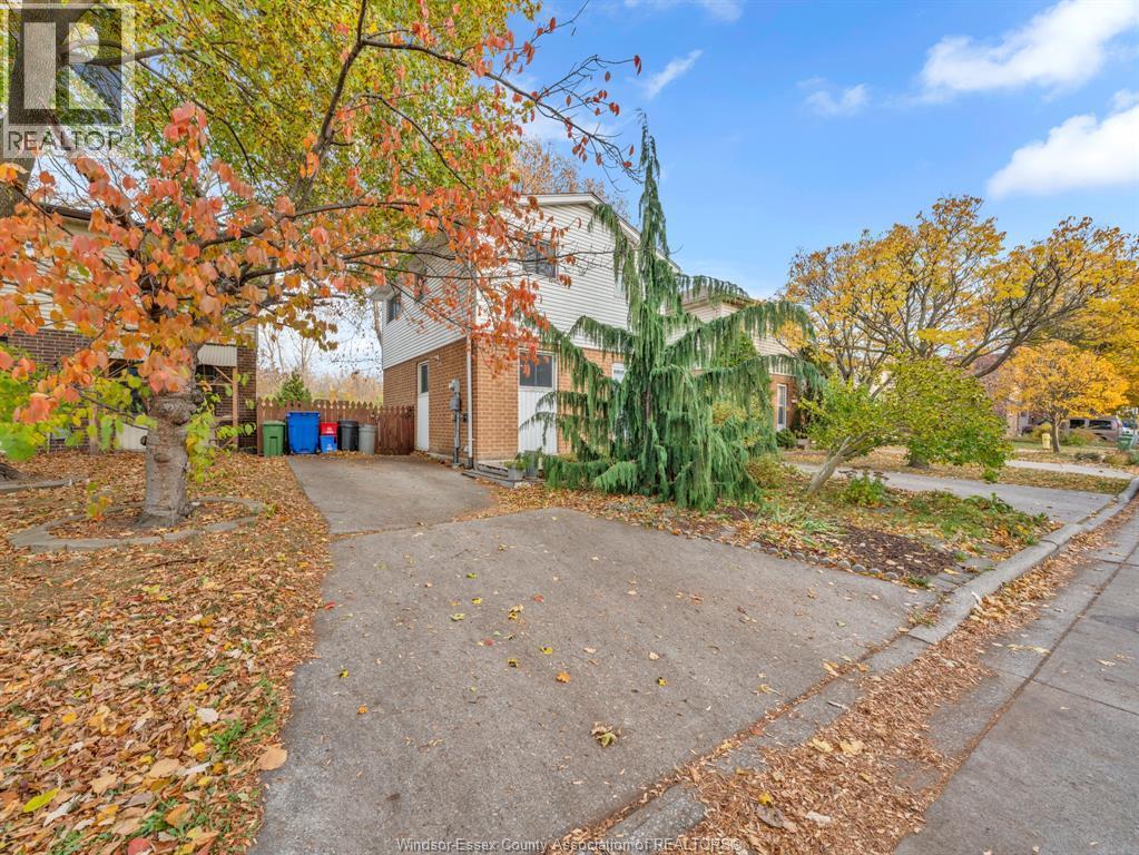 1246 Aire Place, Windsor, ON - Outdoor