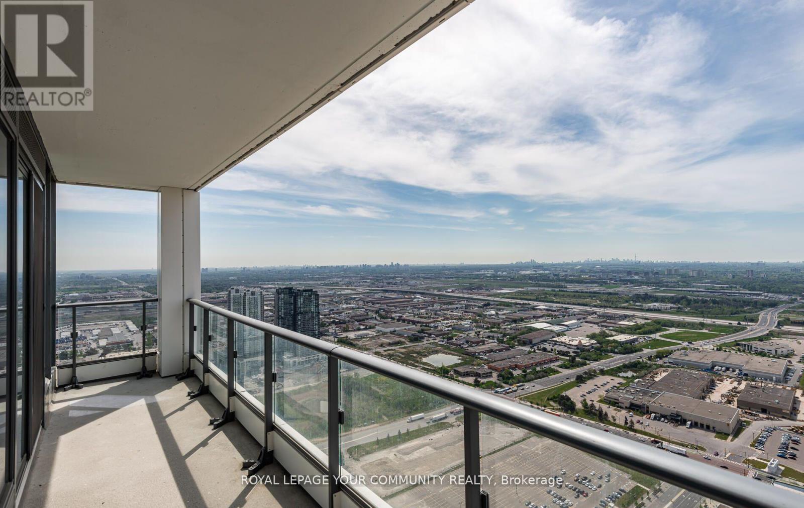 6103 - 5 Buttermill Avenue, Vaughan, ON - Outdoor With View With Exterior
