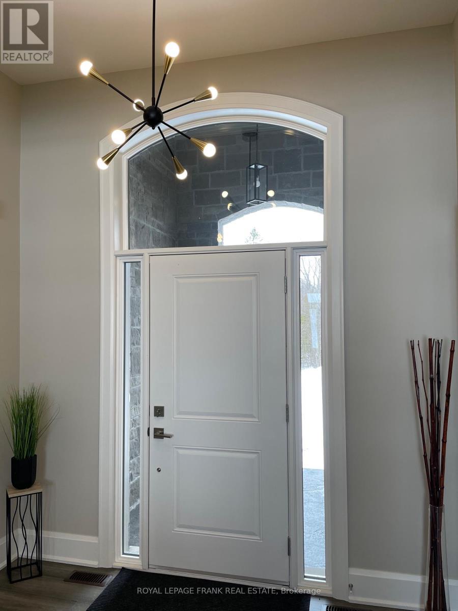 7 Nipigon Street, Kawartha Lakes (Fenelon Falls), ON - Indoor Photo Showing Other Room