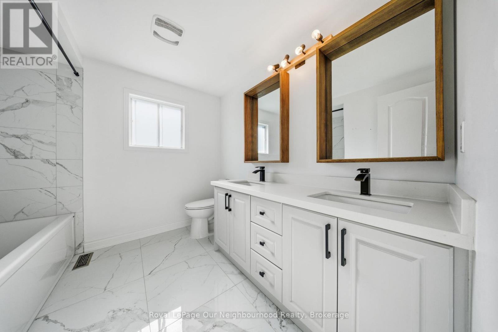 49 Rolling Acres Drive, Whitby (Rolling Acres), ON - Indoor Photo Showing Bathroom