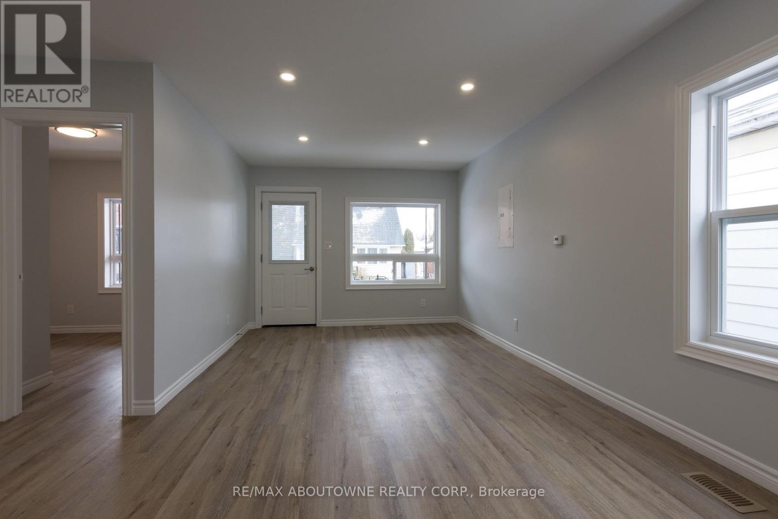 Main - 554 Mary Street, Hamilton, ON - Indoor Photo Showing Other Room