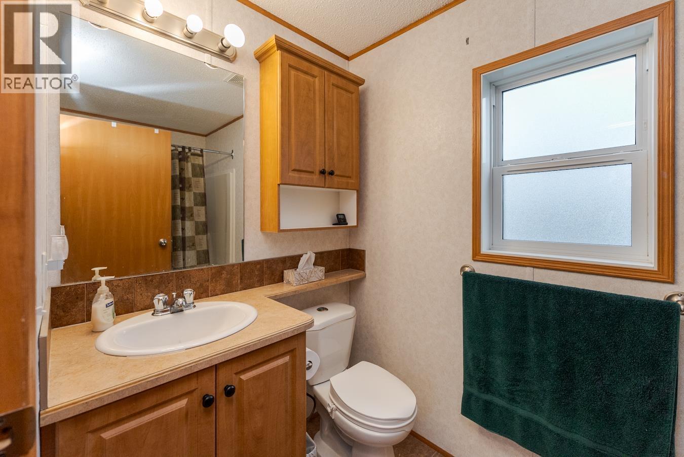 32 7817 S 97 Highway, Prince George, BC - Indoor Photo Showing Bathroom