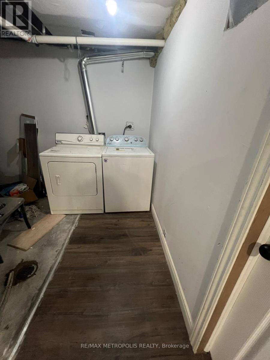 Bsmt - 69 Jessop Drive, Brampton, ON - Indoor Photo Showing Laundry Room