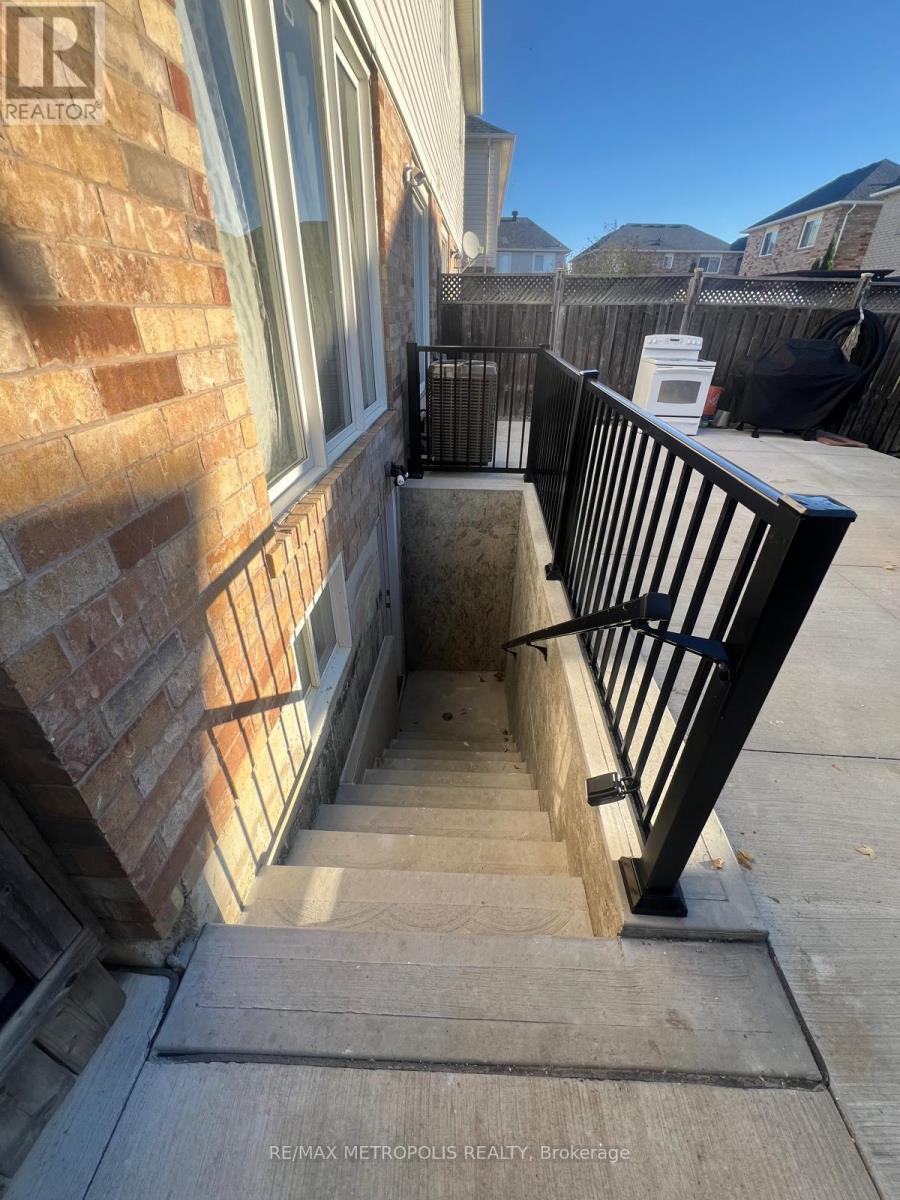 Bsmt - 69 Jessop Drive, Brampton, ON - Outdoor With Exterior