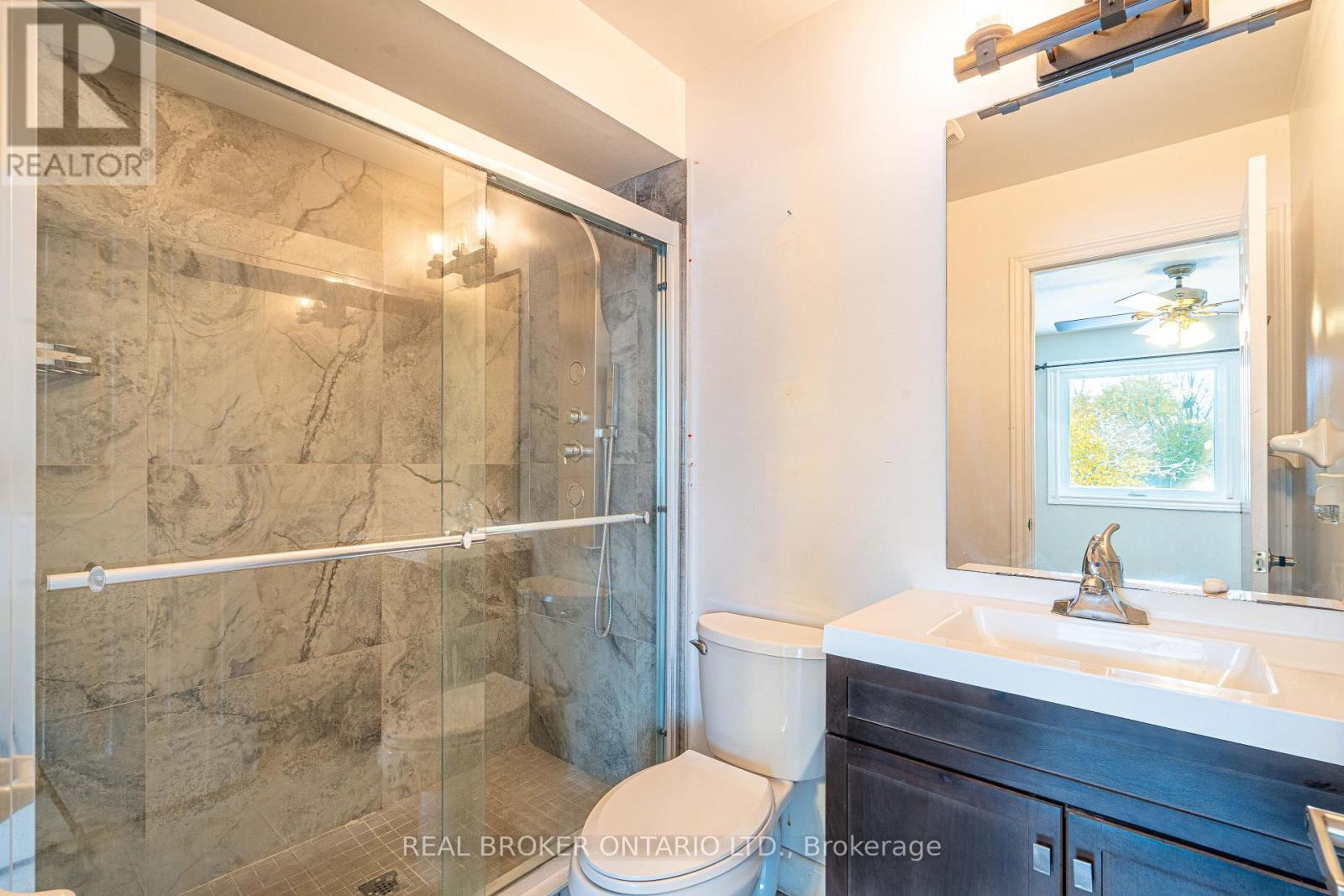 126 Mowat Crescent, Halton Hills, ON - Indoor Photo Showing Bathroom