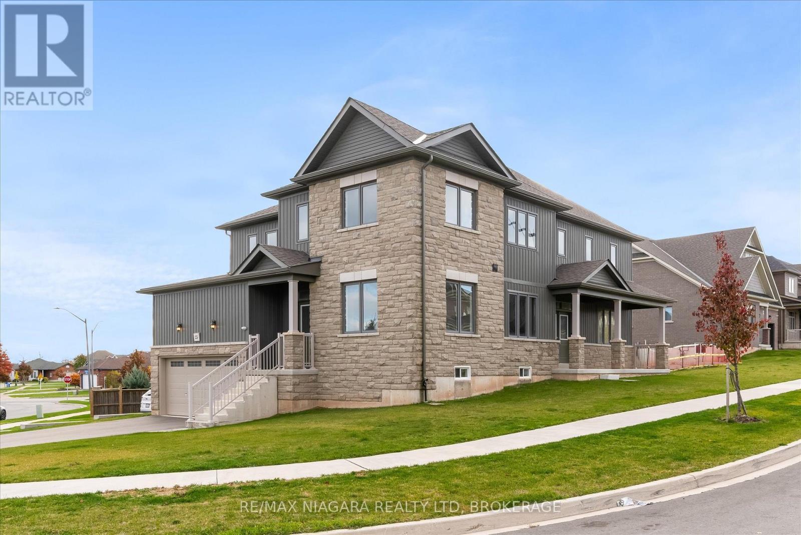 Front Exterior - 25 Oriole Crescent, Port Colborne (Main Street), ON - Outdoor