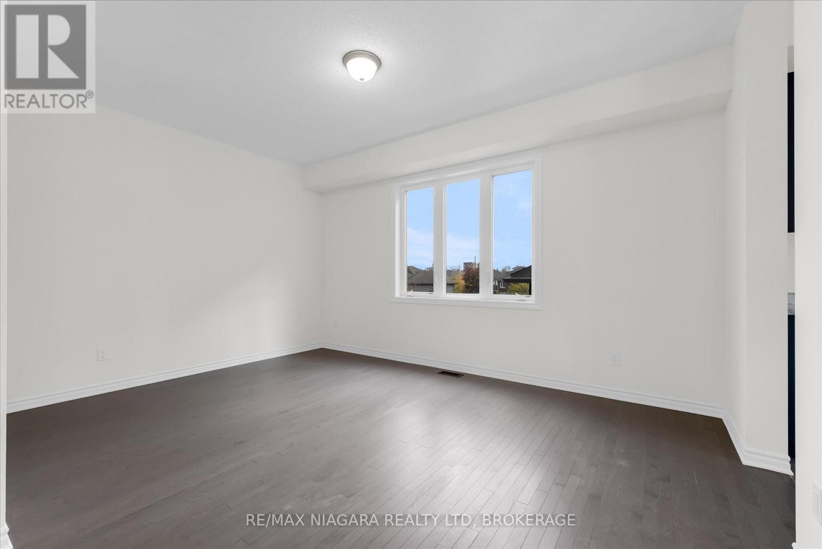 Main Level Dining room - 25 Oriole Crescent, Port Colborne (Main Street), ON - Indoor Photo Showing Other Room