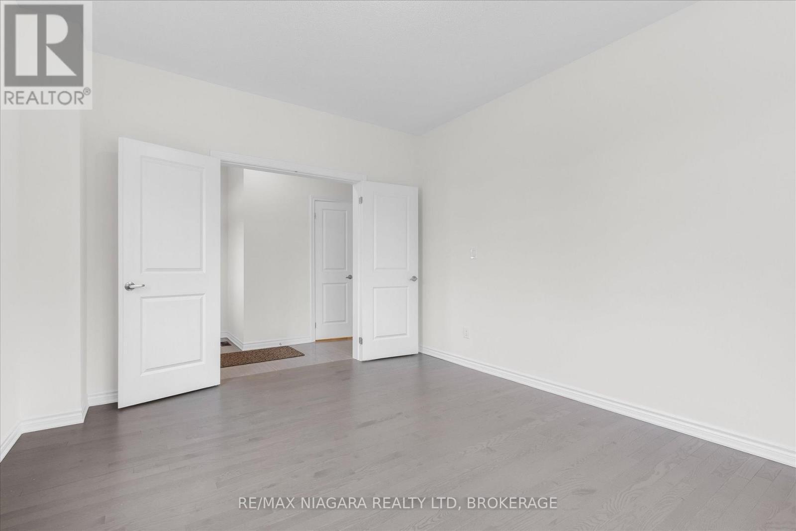 25 Oriole Crescent, Port Colborne (Main Street), ON - Indoor Photo Showing Other Room