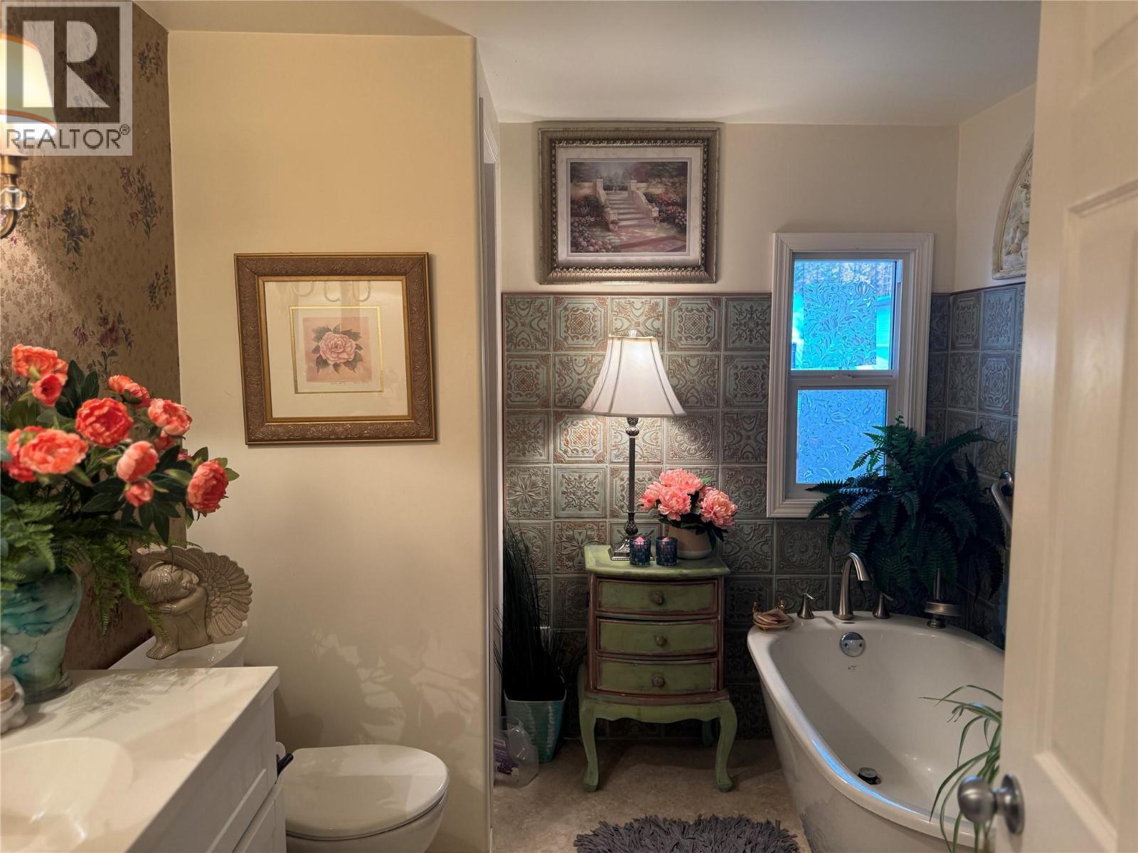 1368 Wenger Road, Arrow Creek, BC - Indoor Photo Showing Bathroom