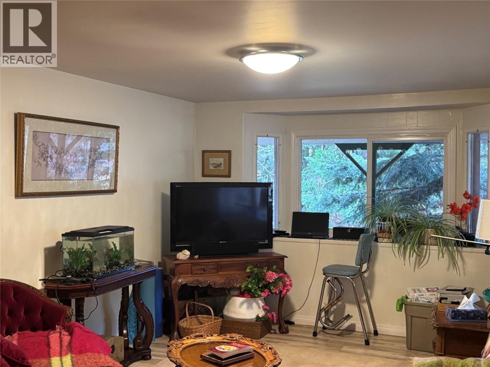 1368 Wenger Road, Arrow Creek, BC - Indoor