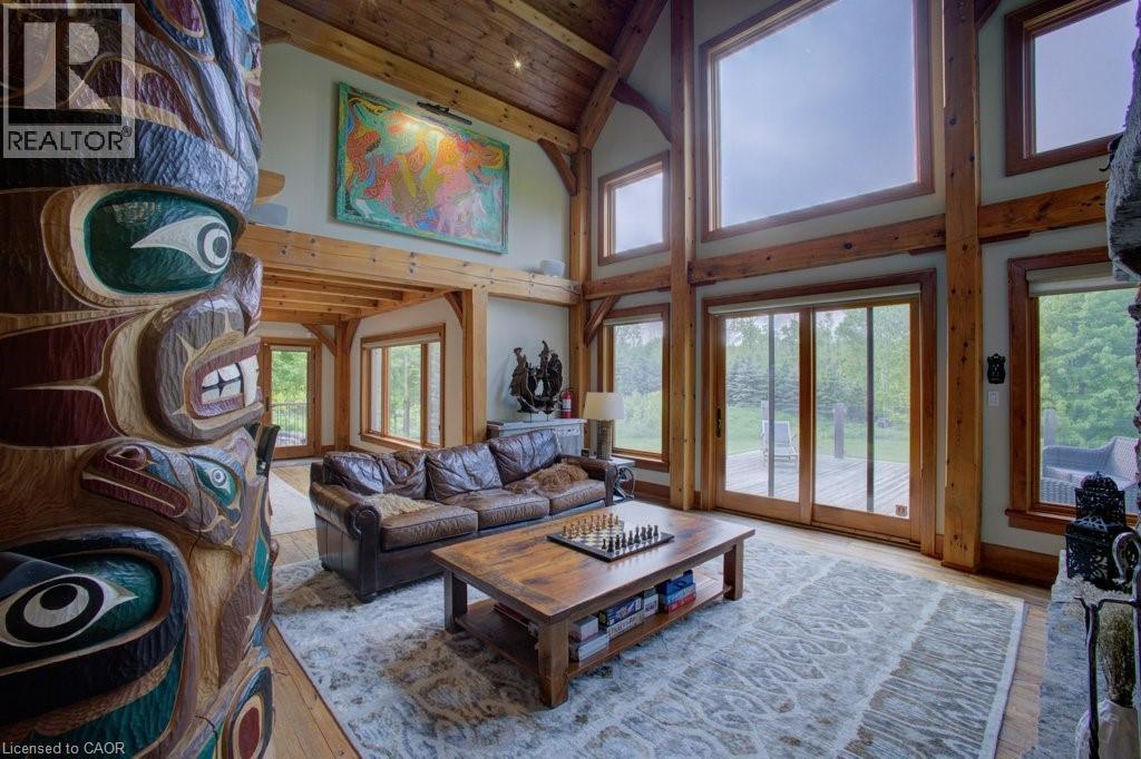 8429 Poplar Sideroad, Clearview, ON - Indoor Photo Showing Living Room