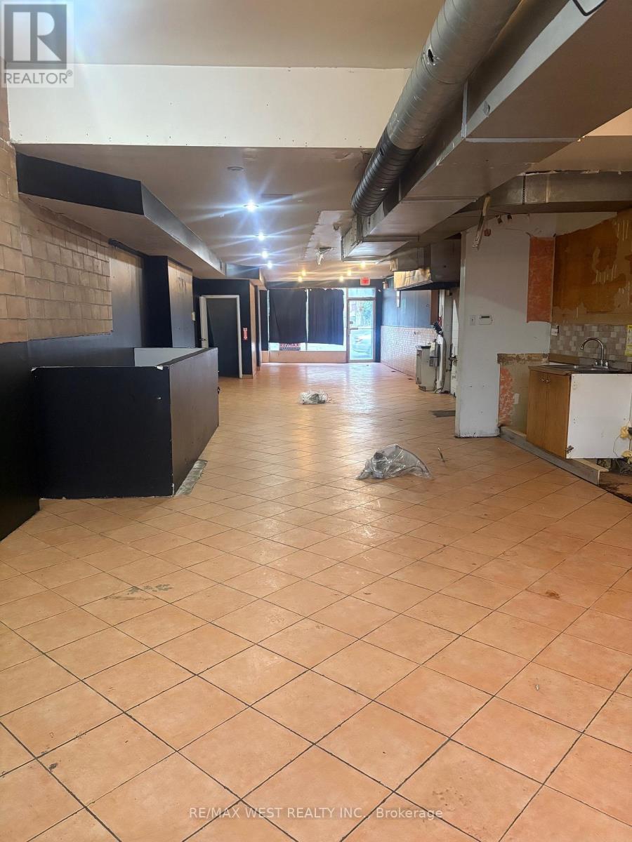 9 - 2057 Dufferin Street, Toronto, ON