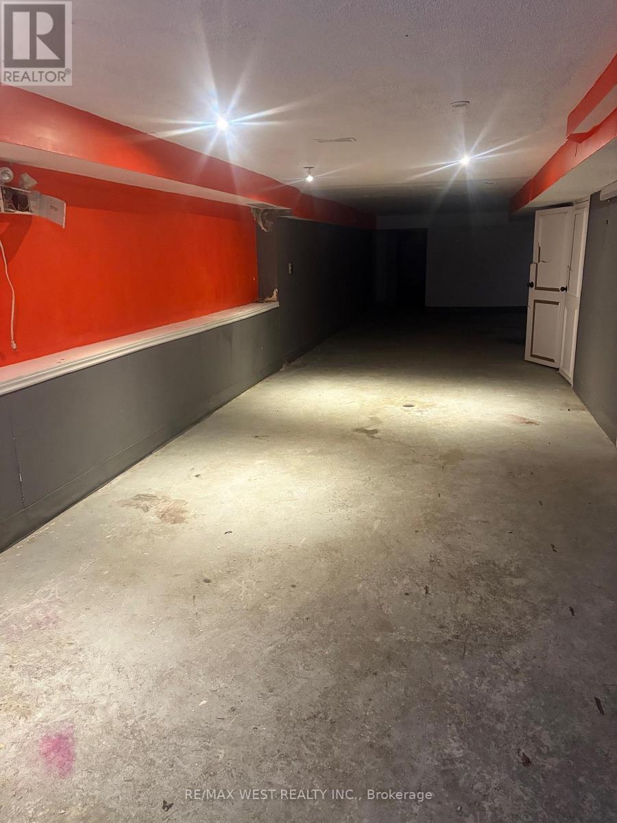 9 - 2057 Dufferin Street, Toronto, ON