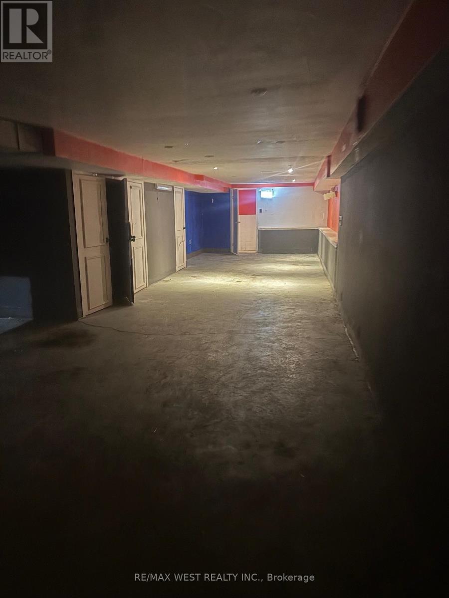 9 - 2057 Dufferin Street, Toronto, ON