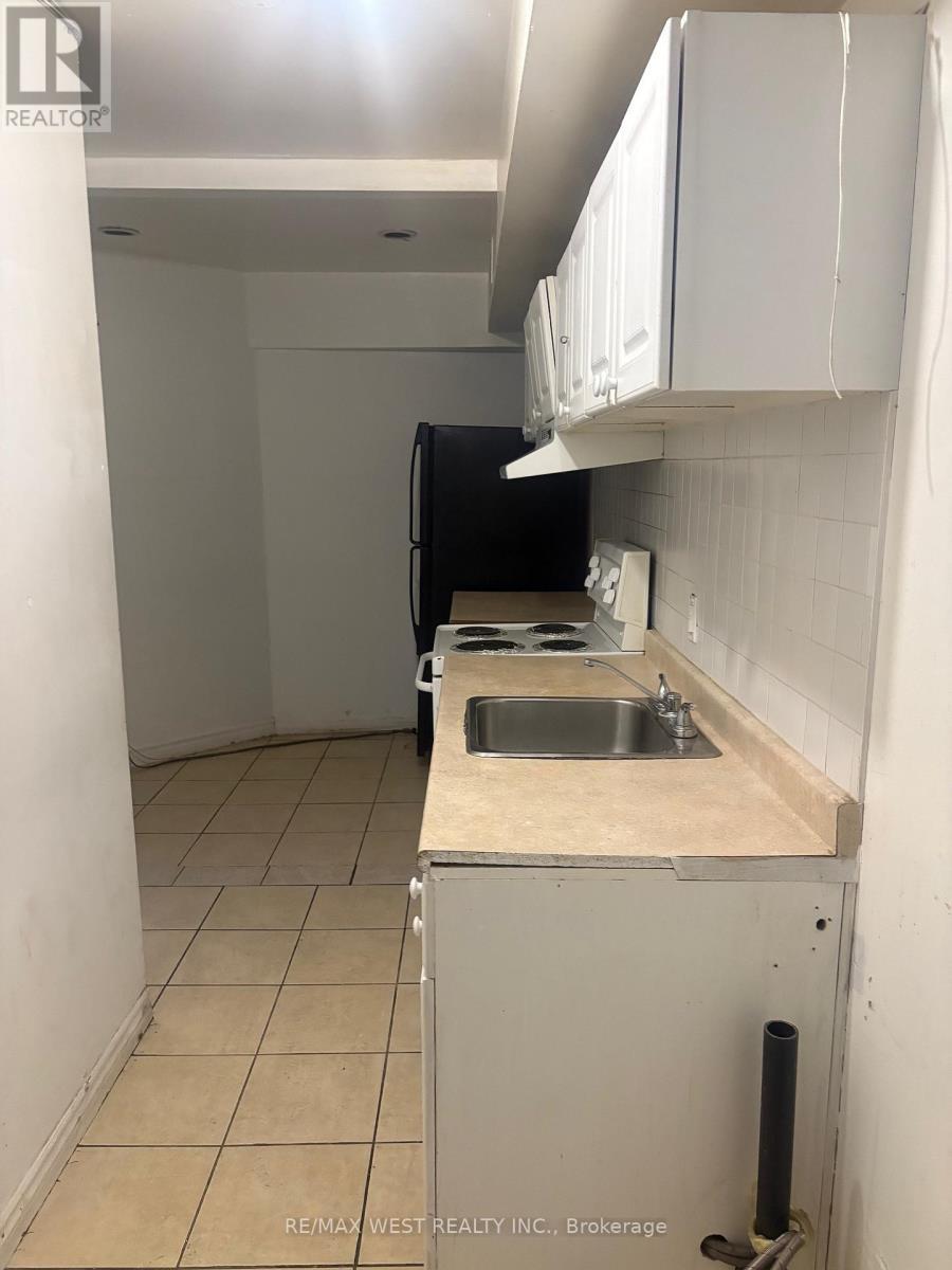 9 - 2057 Dufferin Street, Toronto, ON