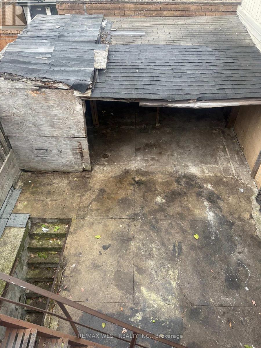 9 - 2057 Dufferin Street, Toronto, ON