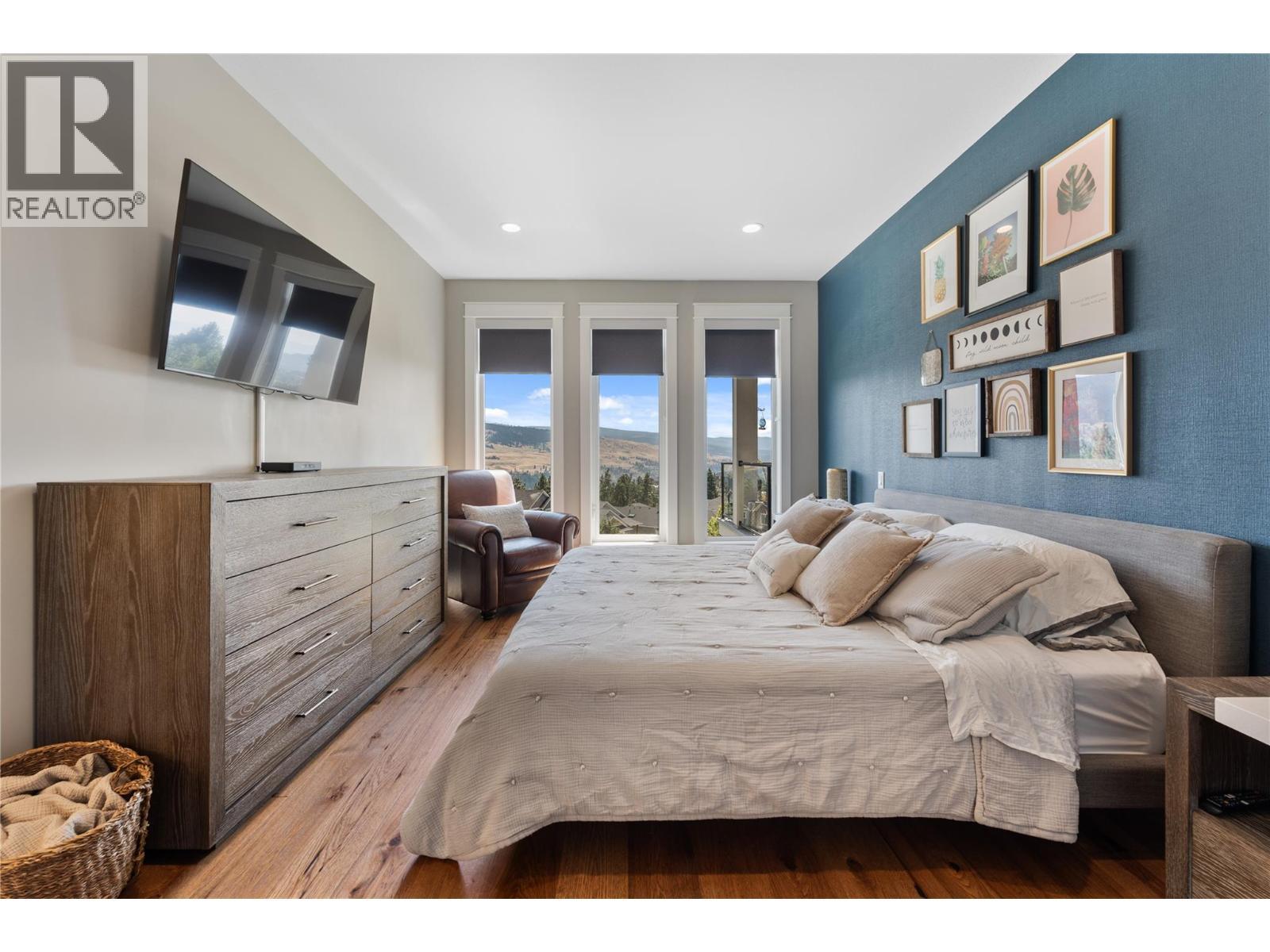 13301 Apex Lane, Lake Country, BC - Indoor Photo Showing Bedroom