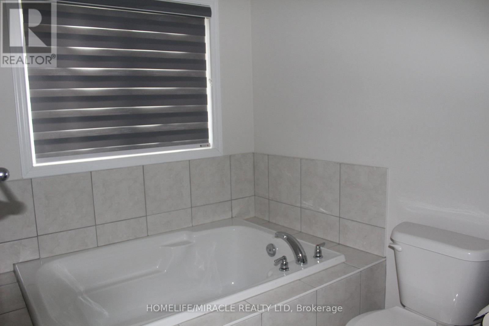 7 Esther Crescent, Thorold, ON - Indoor Photo Showing Bathroom