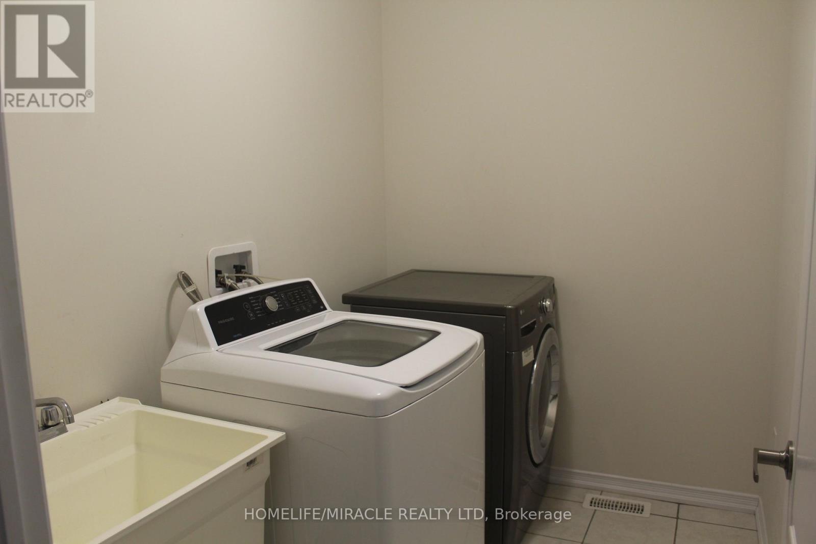 7 Esther Crescent, Thorold, ON - Indoor Photo Showing Laundry Room