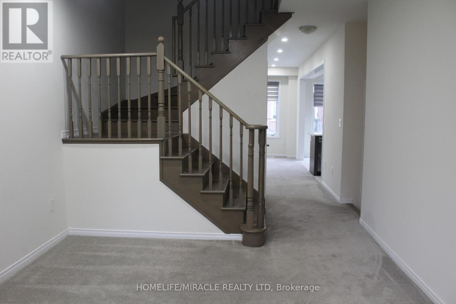 7 Esther Crescent, Thorold, ON - Indoor Photo Showing Other Room