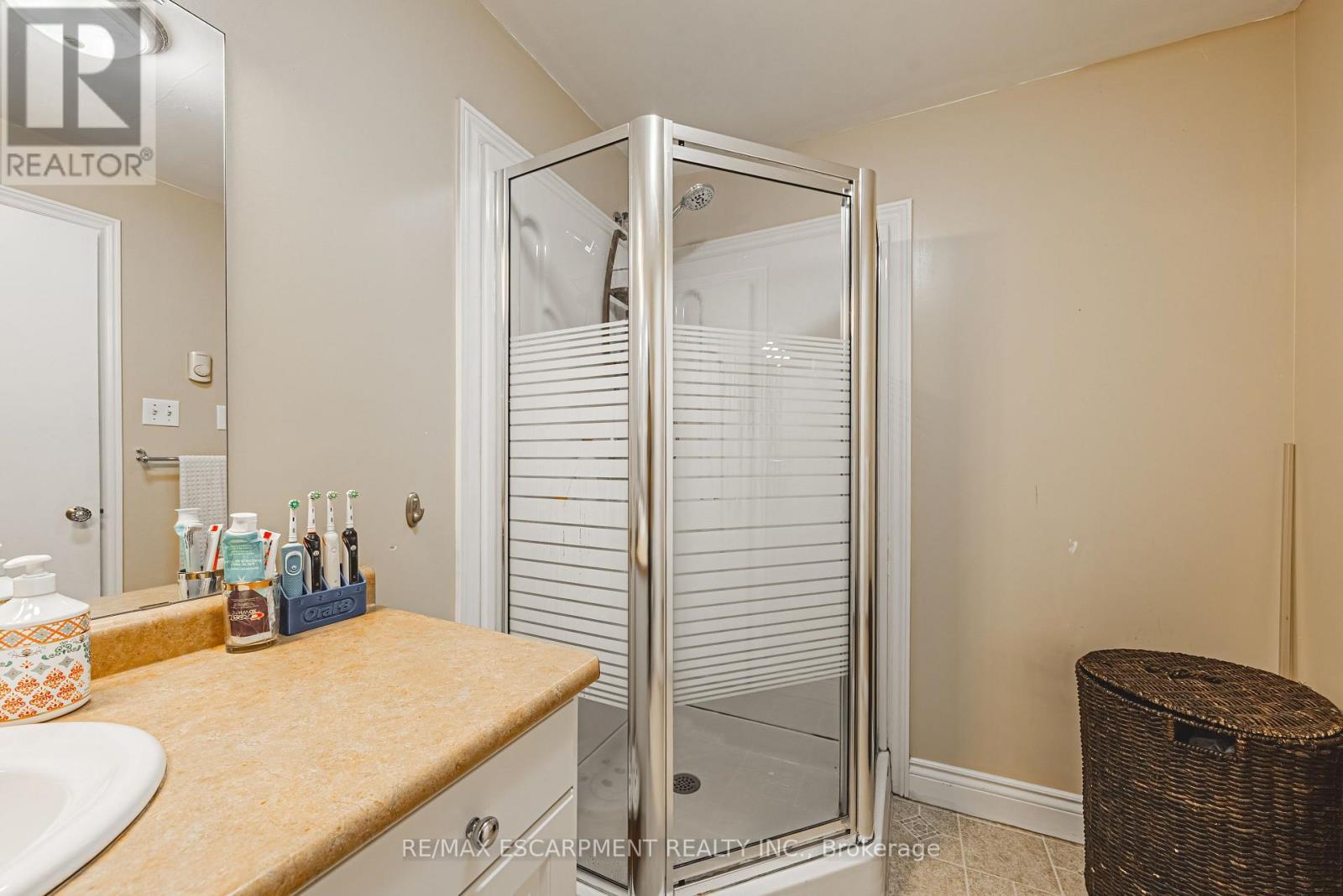 70 Webster Road, Hamilton, ON