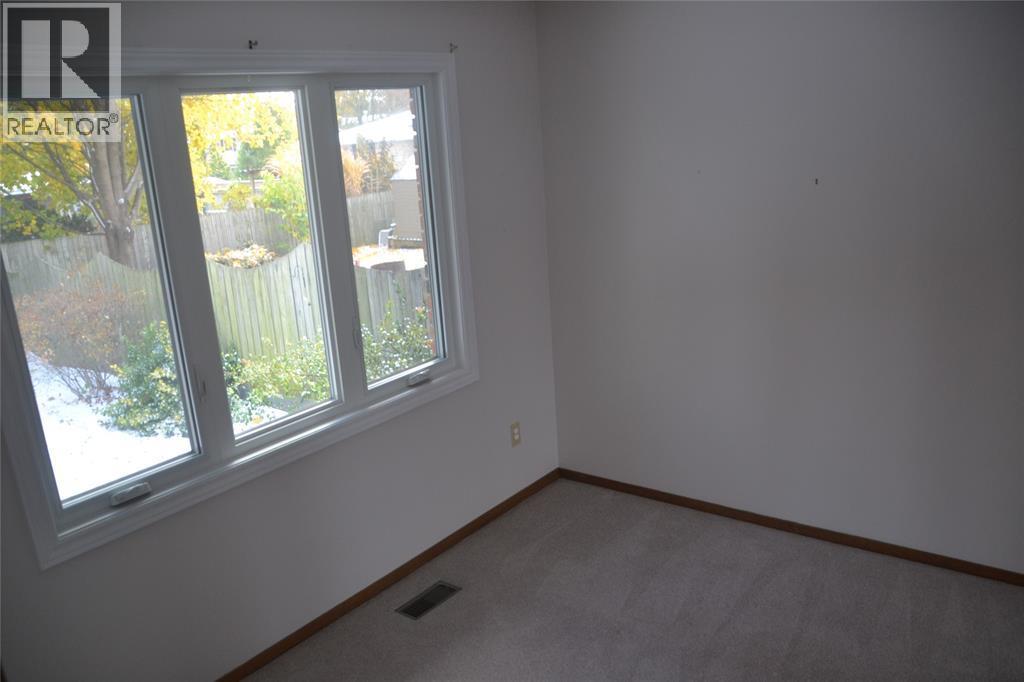 1927 Winslow Crescent, Sarnia, ON