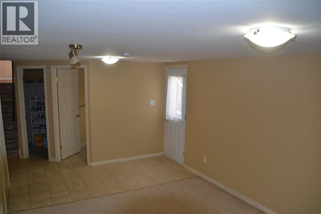 1927 Winslow Crescent, Sarnia, ON