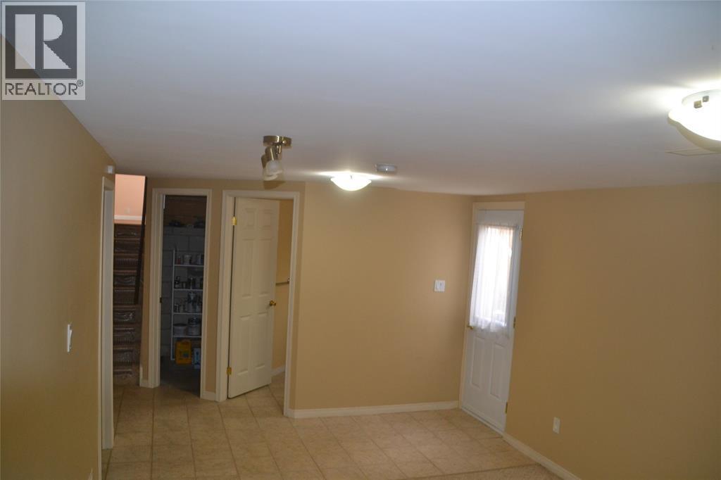 1927 Winslow Crescent, Sarnia, ON