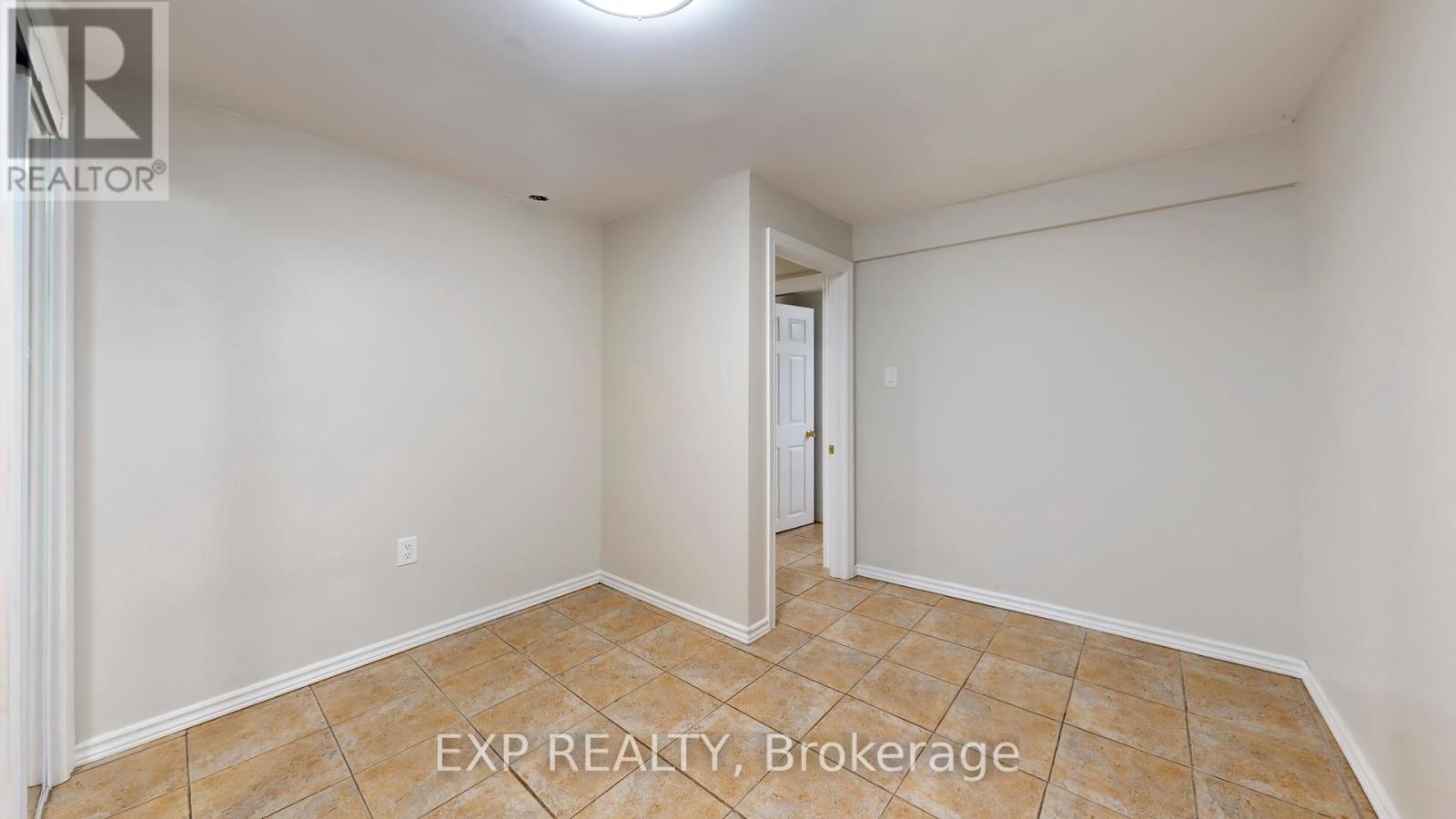 93 Tall Grass Trail E, Vaughan, ON - Indoor Photo Showing Other Room