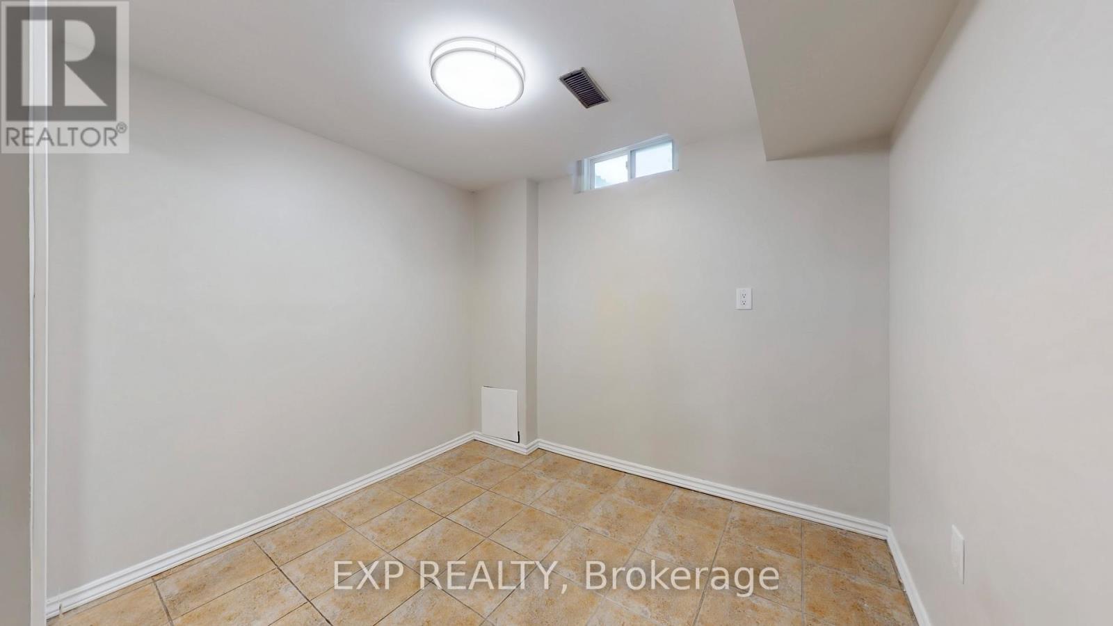 93 Tall Grass Trail E, Vaughan, ON - Indoor Photo Showing Other Room