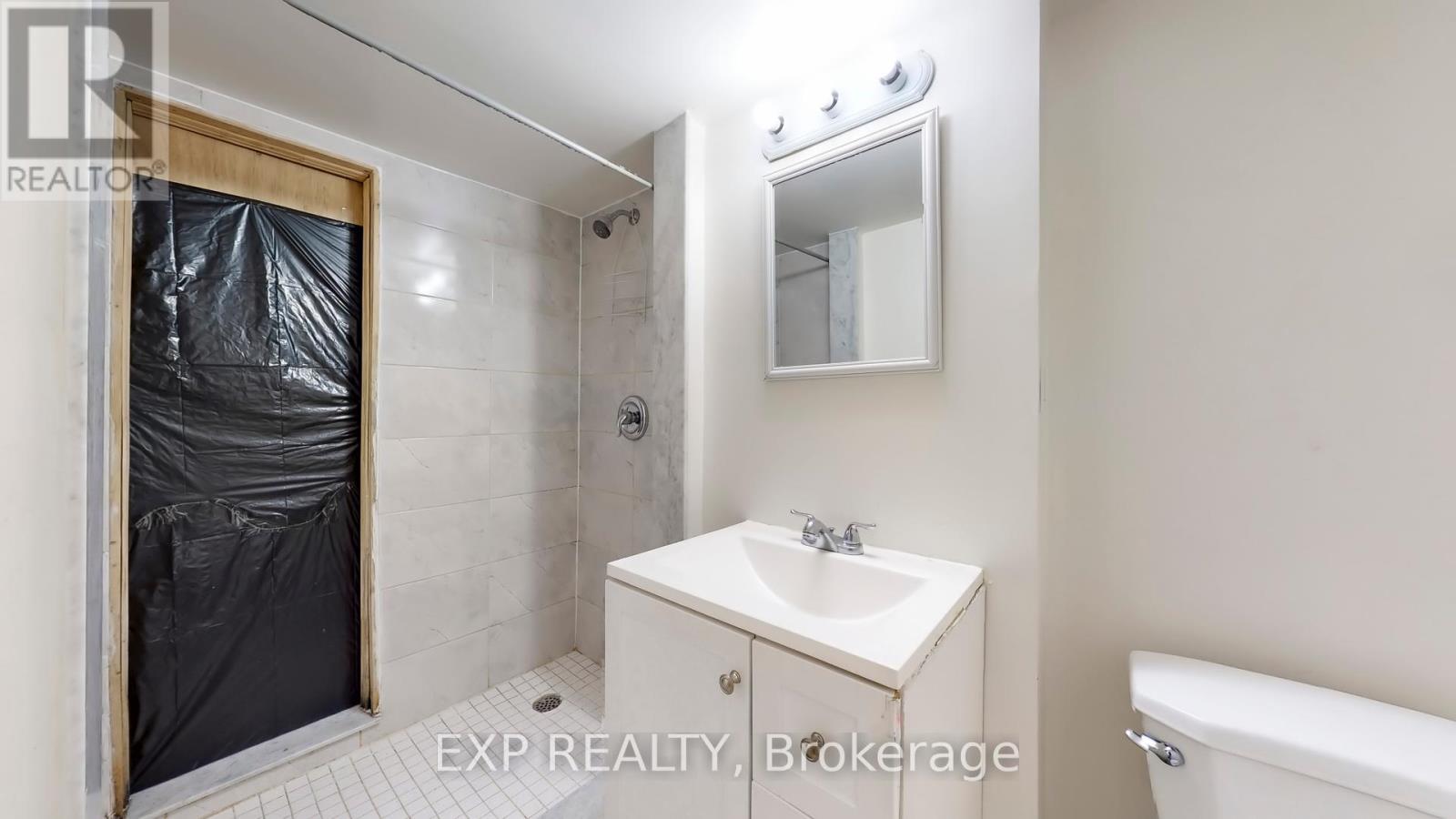 93 Tall Grass Trail E, Vaughan, ON - Indoor Photo Showing Bathroom