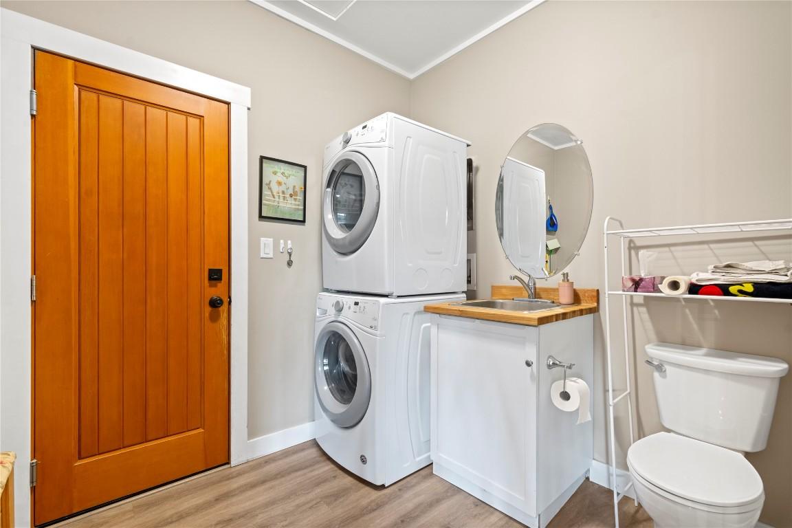 109 Copperhead Road, Princeton, BC - Indoor Photo Showing Laundry Room
