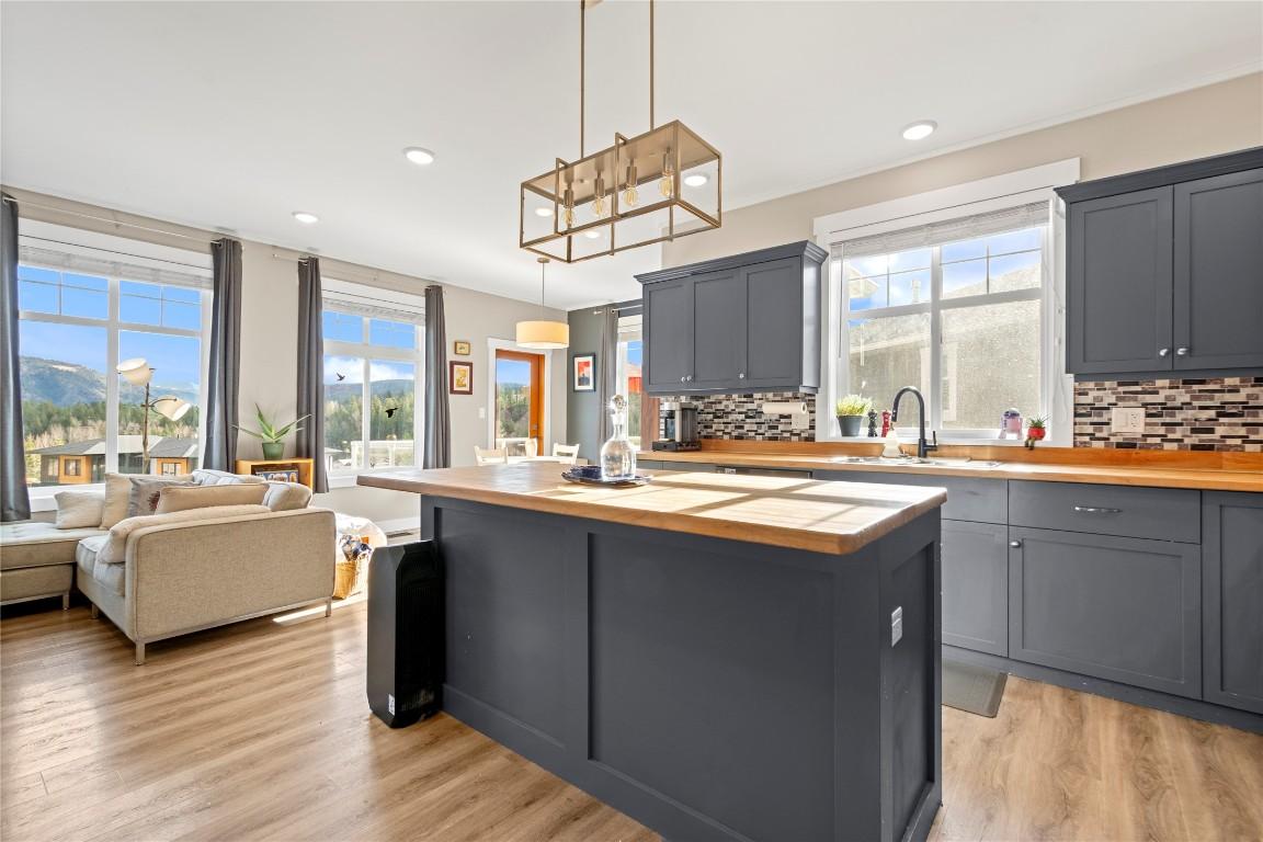 109 Copperhead Road, Princeton, BC - Indoor Photo Showing Other Room