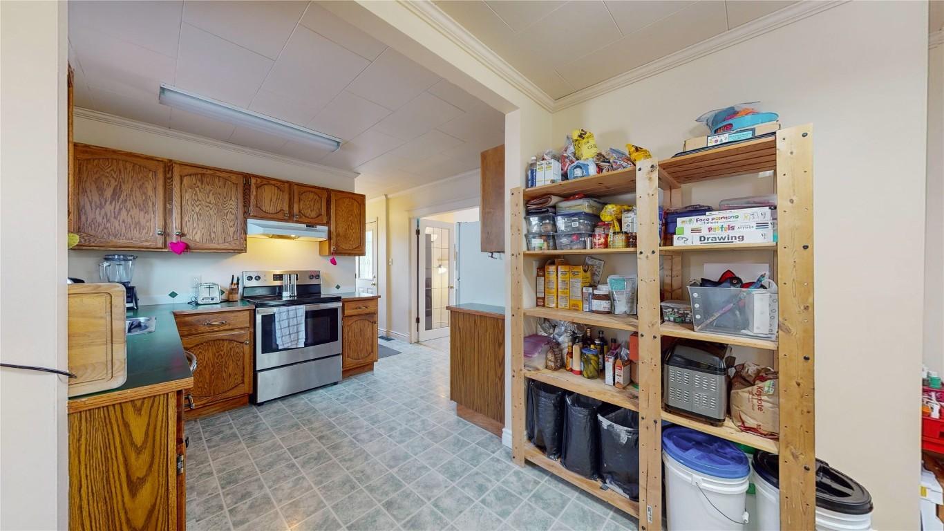 250 Otis Street, Kimberley, BC - Indoor Photo Showing Other Room