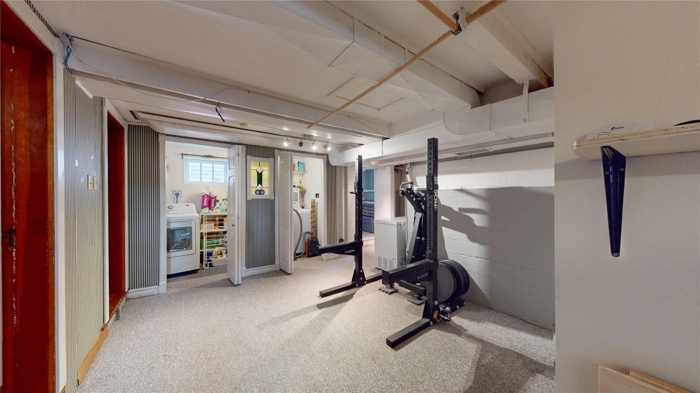 250 Otis Street, Kimberley, BC - Indoor Photo Showing Gym Room