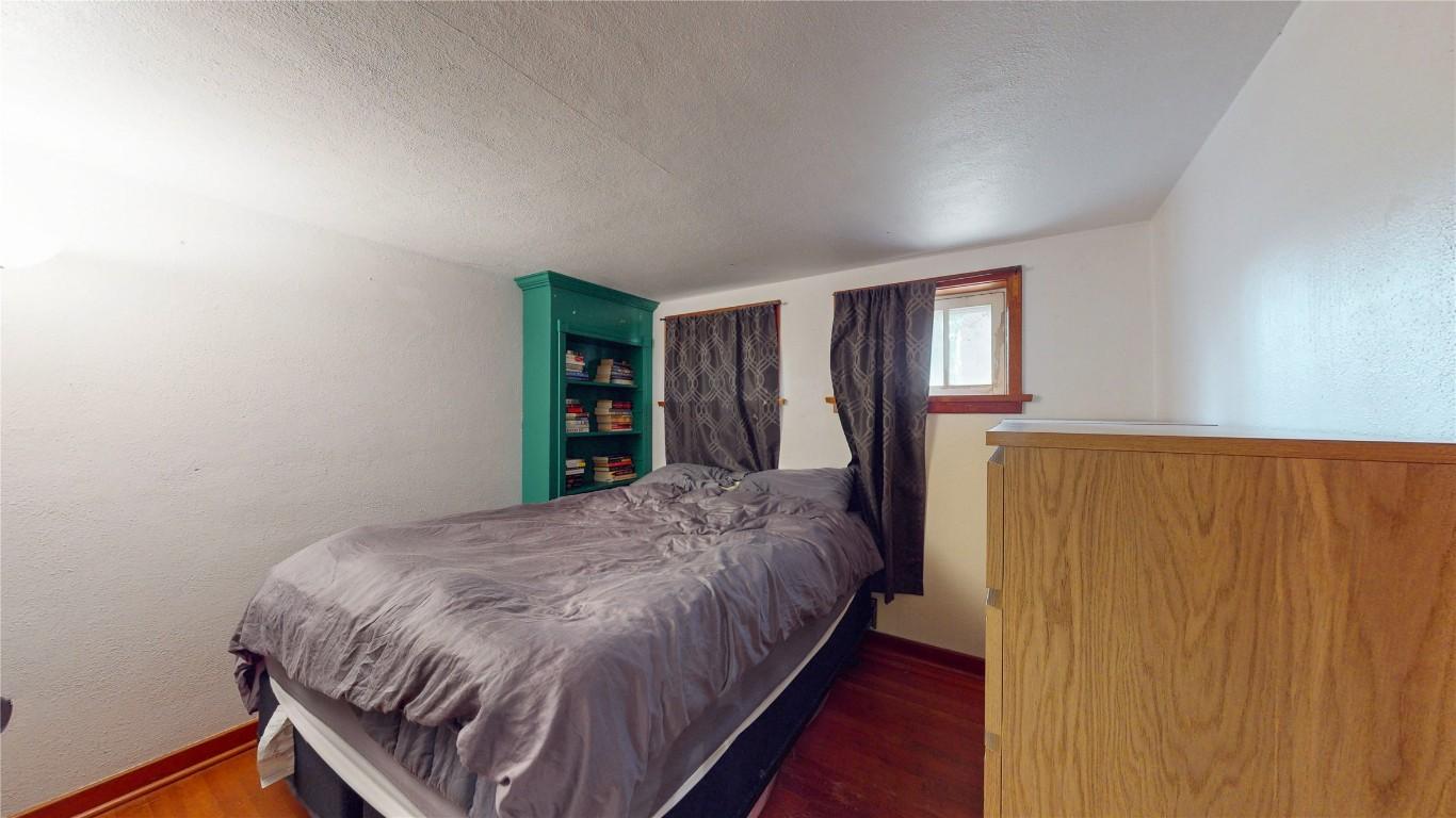 250 Otis Street, Kimberley, BC - Indoor Photo Showing Bedroom