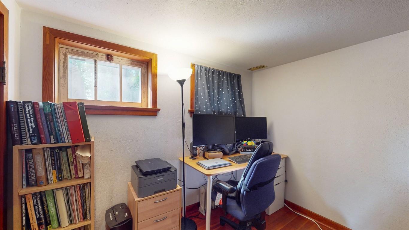 250 Otis Street, Kimberley, BC - Indoor Photo Showing Office