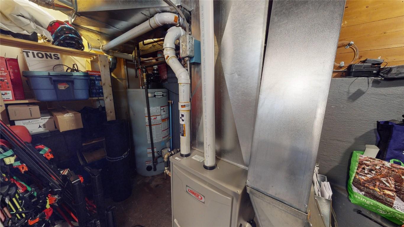 250 Otis Street, Kimberley, BC - Indoor Photo Showing Basement